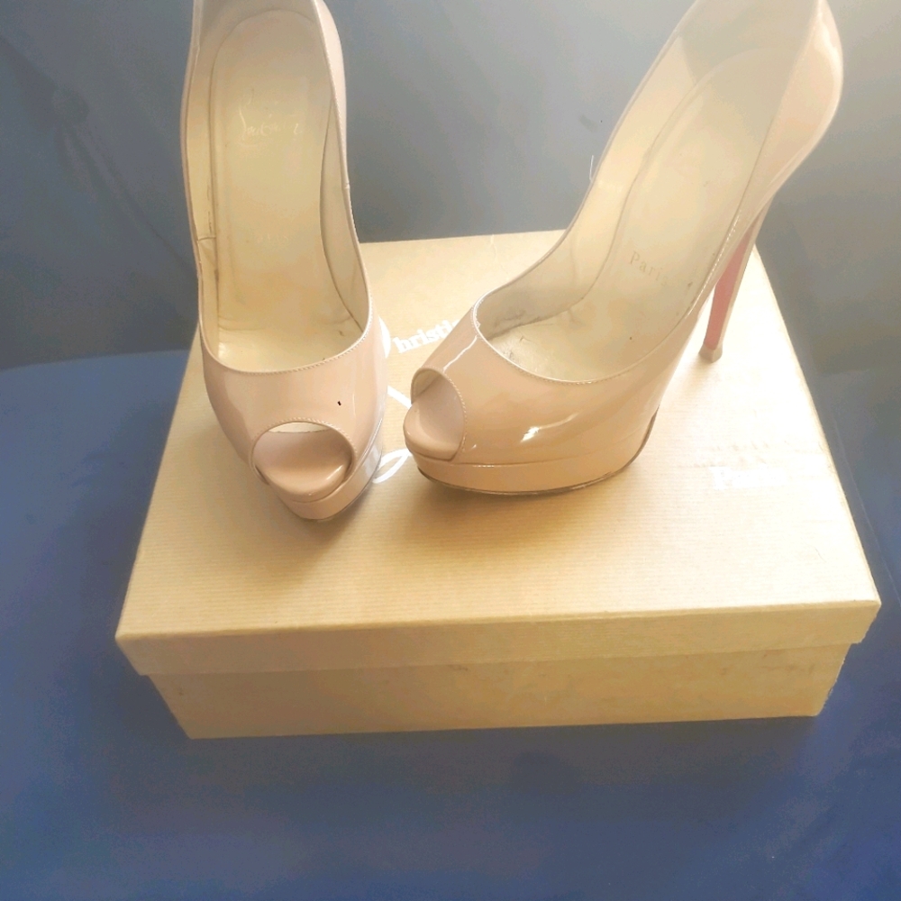Authentic Christian Louboutin Lady Peep ❤